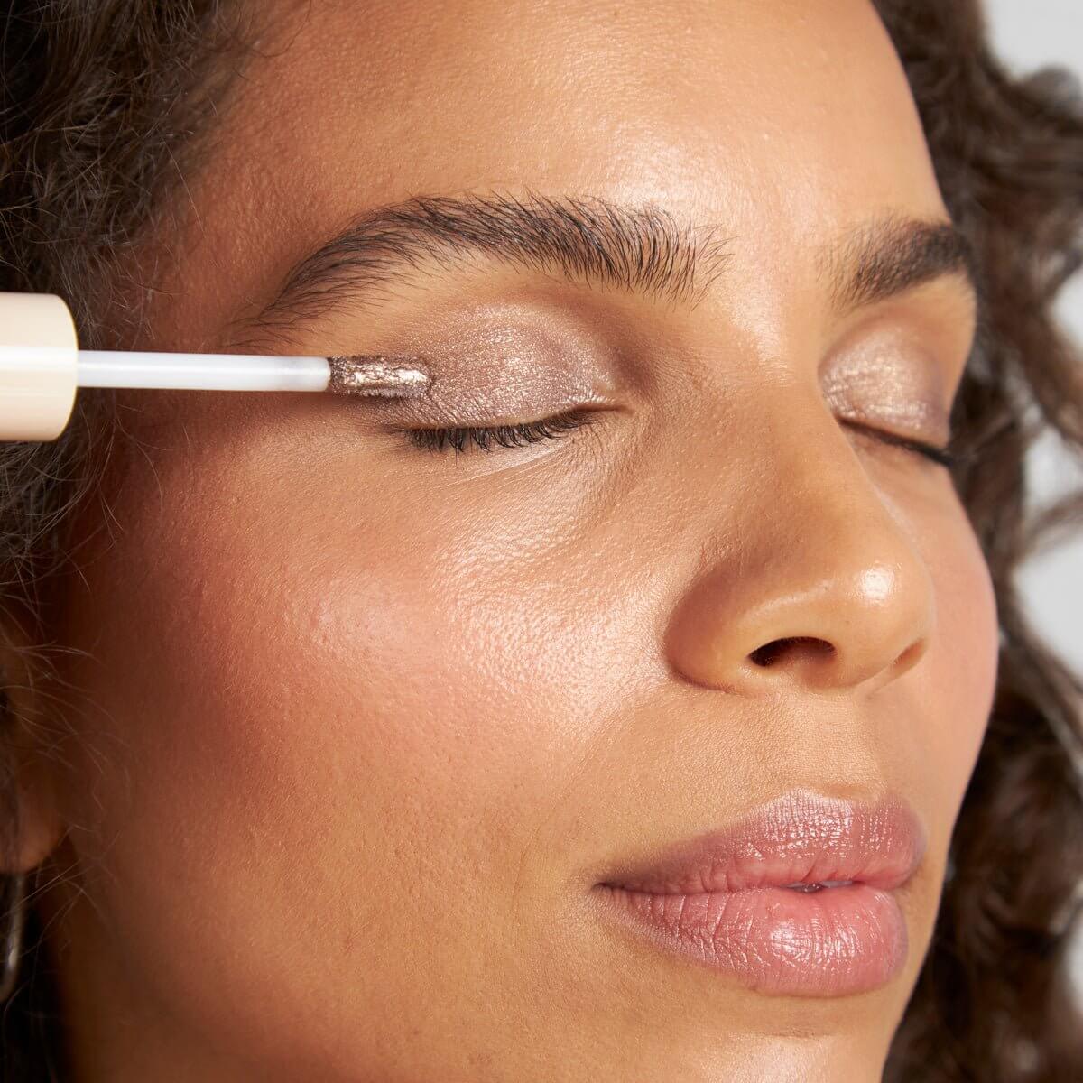 On Point Tint Creamy Eyeshadow & Primer with Peptides - PÜR