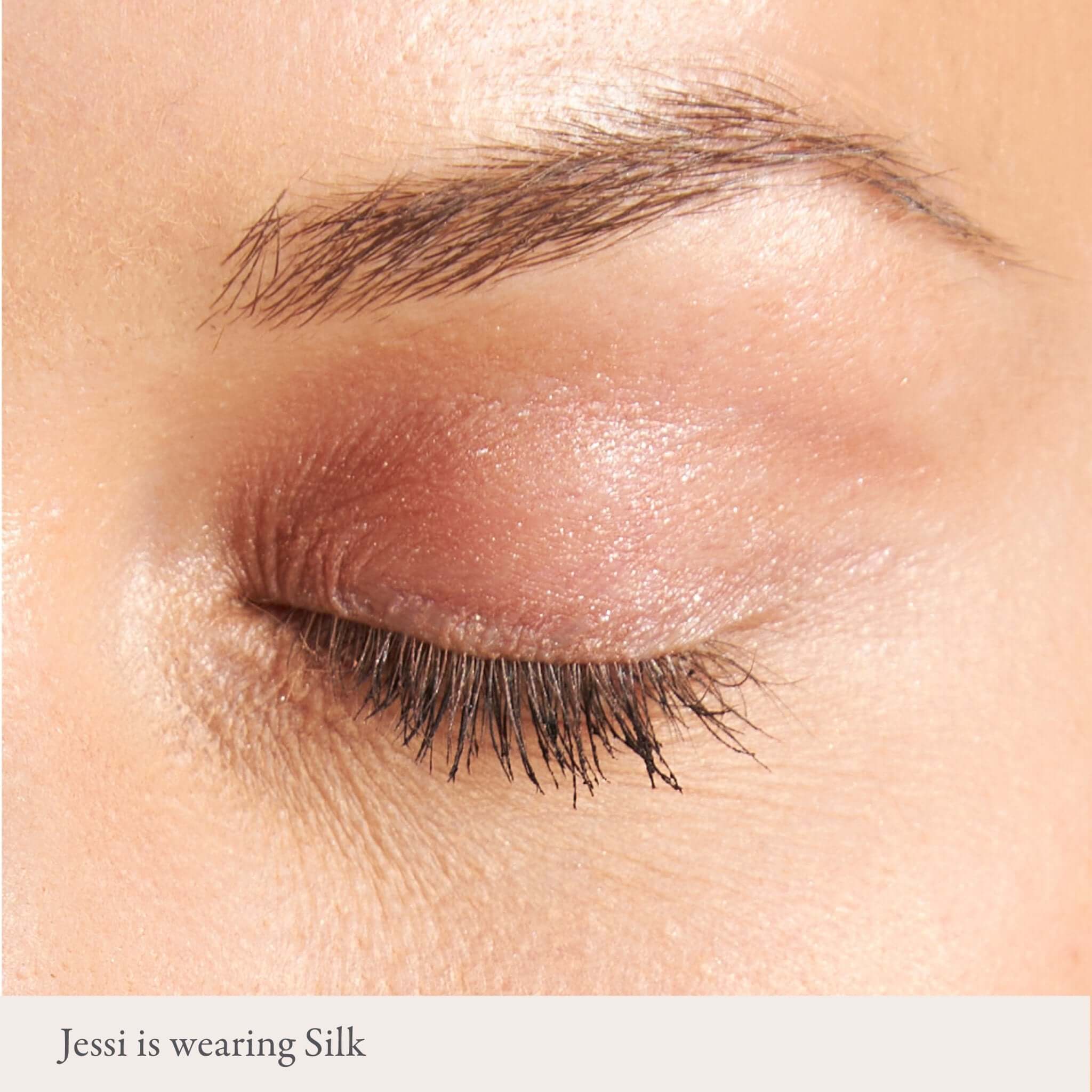On Point Tint Creamy Eyeshadow & Primer with Peptides - PÜR